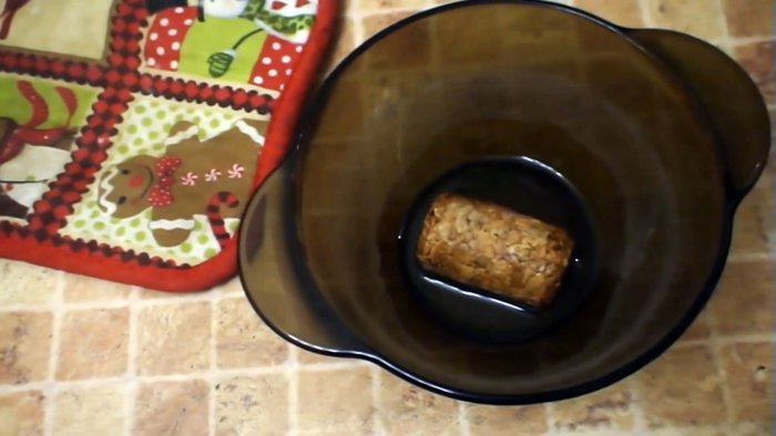 Достаем пробку из микроволновки