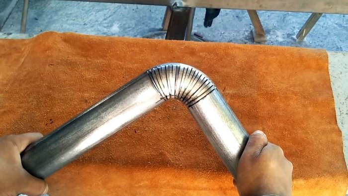 После этого трубв согнется под прямым углом