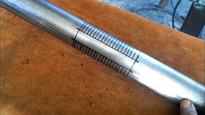труба размеченная под резку