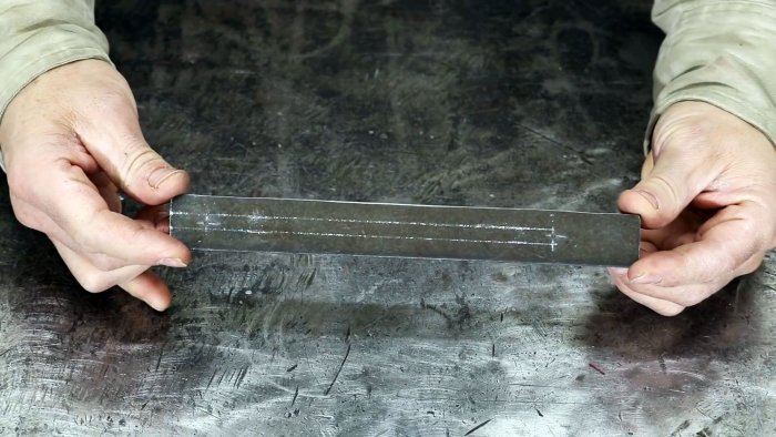 Размечаем стальную полосу