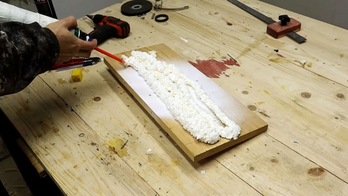 Пистолет для пены из шариковой ручки