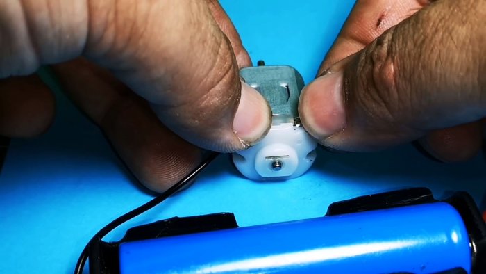 Соберем моторчик и проверим