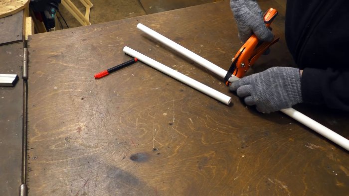 Полипропиленовая труба нарезается на 9 отрезков