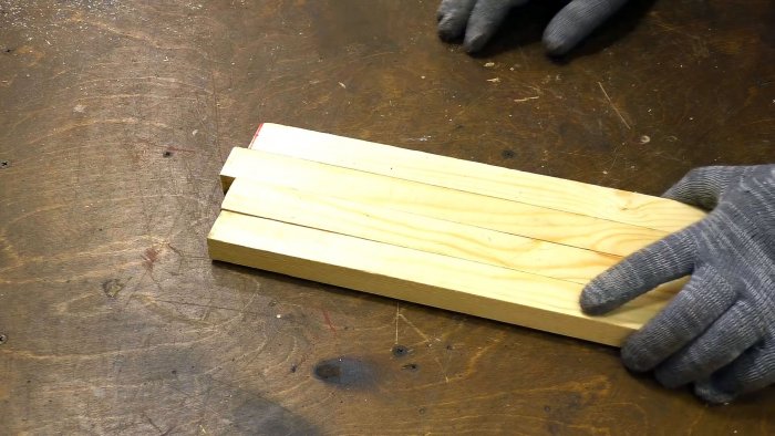 Из рейки нарезается 4 заготовки