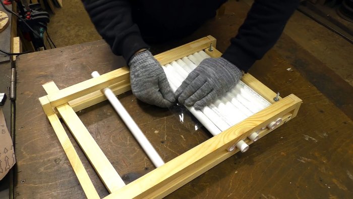 второй край укладывается на скользящую рейку