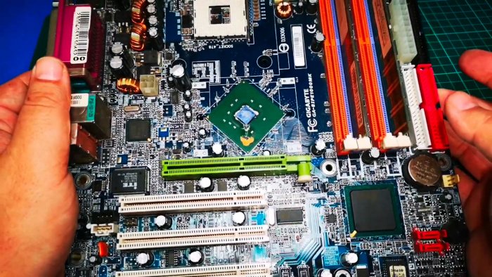 Материнская плата компьютера