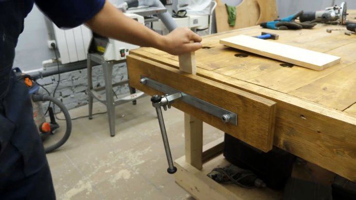 Столярные тиски из амортизаторов сделанные своими руками