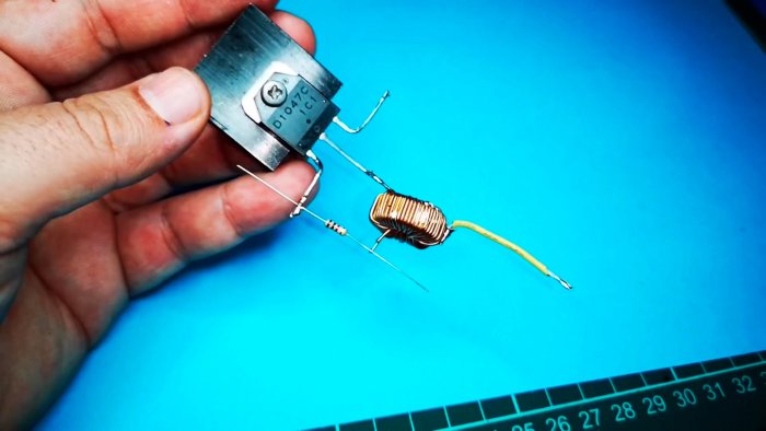 Припаиваем резистор