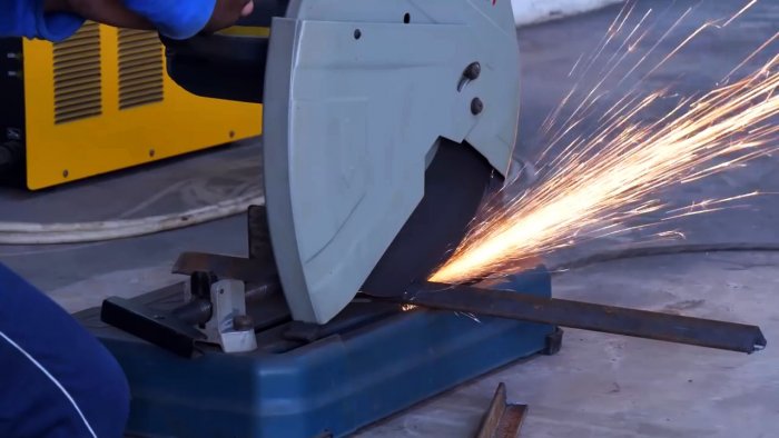 Отрезаем уголок