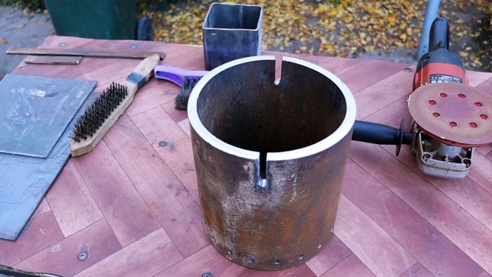 По краям делаются вырезы