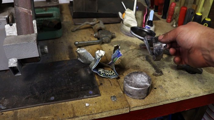 Слиток переплавленного алюминия