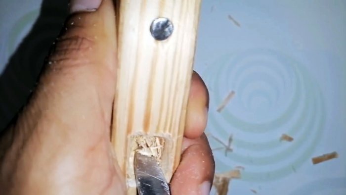 В бруске нужно выбрать углубление под выключатель