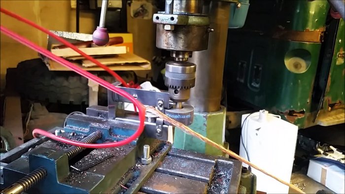 Снимаем изоляцию провода легко