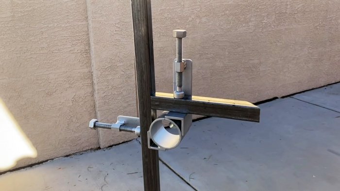 Свариваем самодельной струбциной под прямым углом на весу