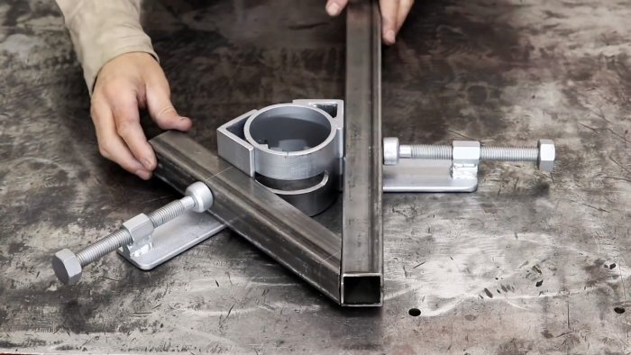 Свариваем самодельной струбциной под любым углом