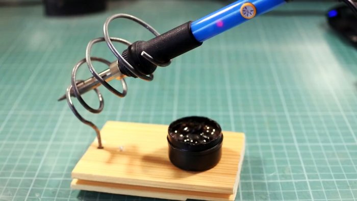 Как быстро сделать спиральную подставку для паяльника