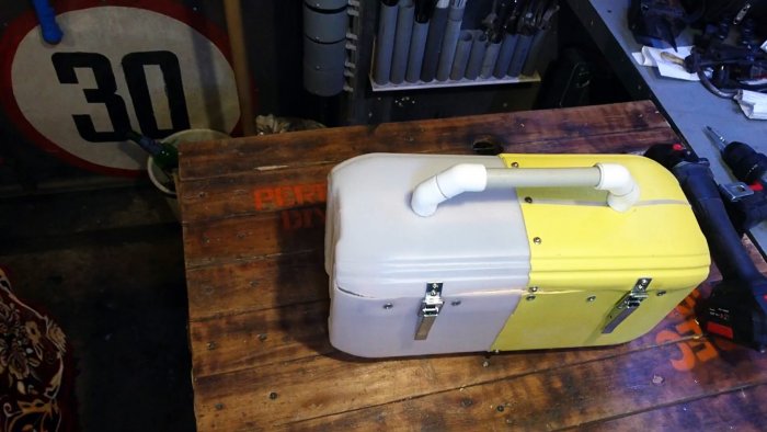 Ручку для ящика можно спаять из ПП трубы и уголков 45 градусов