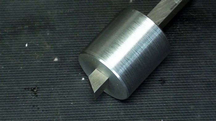 Как сделать квадратное отверстие в стальной заготовке своими руками