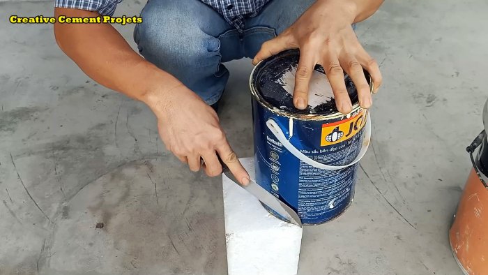 Из пенопласта необходимо вырезать блок и вкладыш