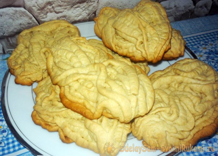 выпекая печенье в старой русской печке: нежное и рассыпчатое