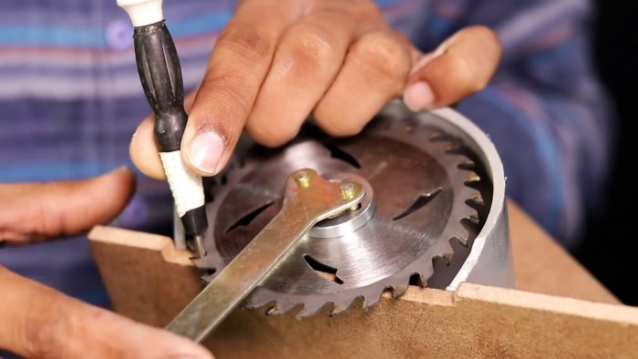 На муфту устанавливается диск