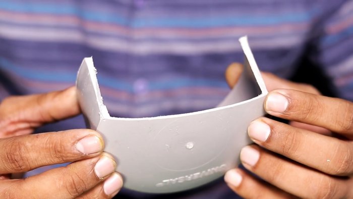 обрезается обычная ПВХ заглушка для трубы