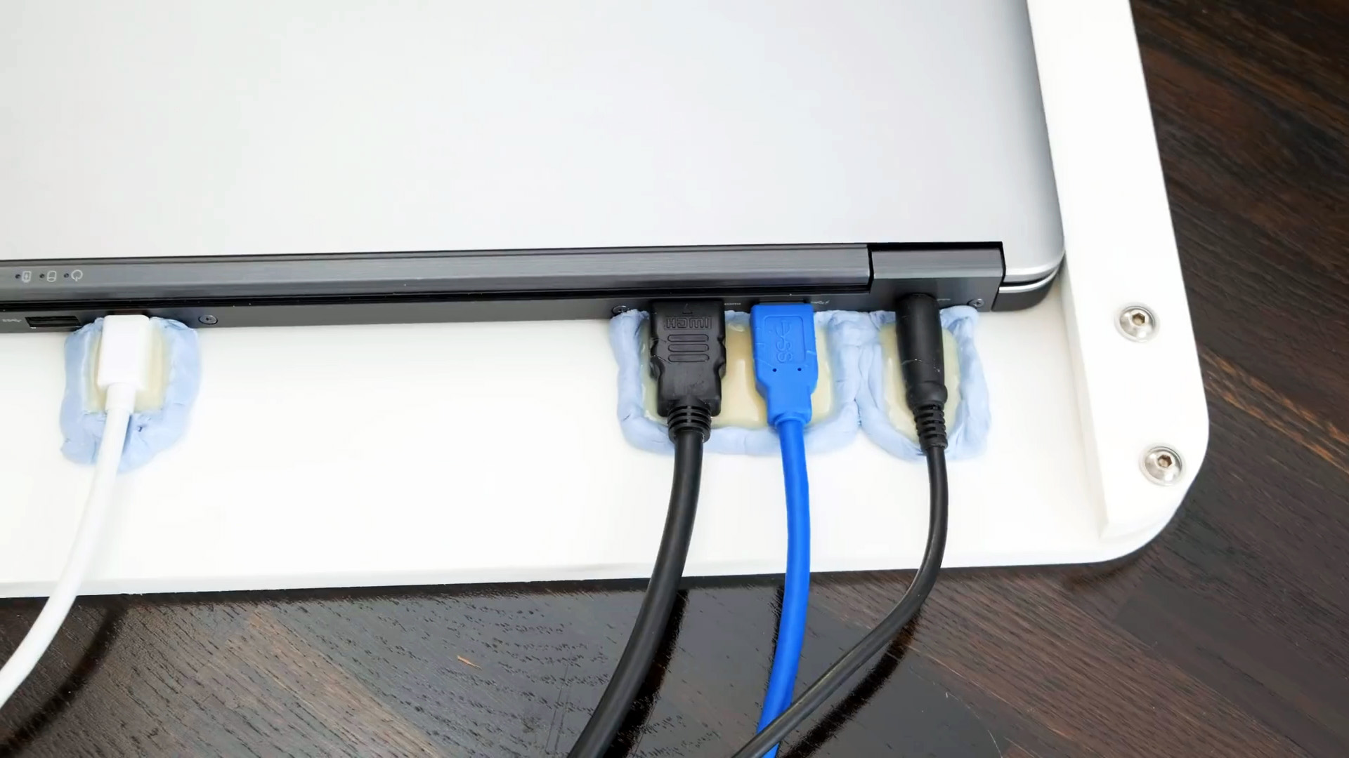 Как сделать док-станцию для ноутбука, чтобы постоянно не подключать кучу проводов