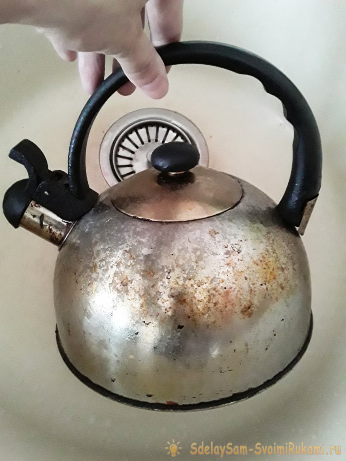 Лайфхак чистящее средство Сияние для духовых шкафов и газовых плит очистит даже самый старый чайник