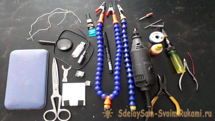 Как недорого собрать держатель третья рука с лупой,подсветкой и вентилятором