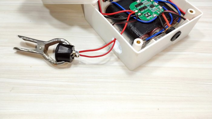 Как сделать аварийный фонарь