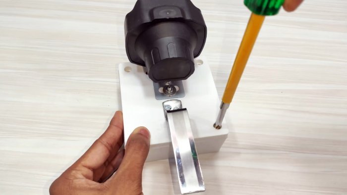 Как сделать аварийный фонарь