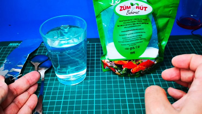 Как сделать жидкий диод из ложки воды  и соды