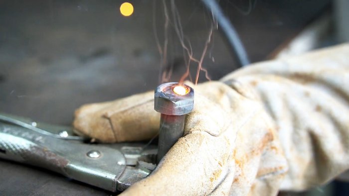 Как сделать съемник для глухих подшипников из анкера с обратным молотком