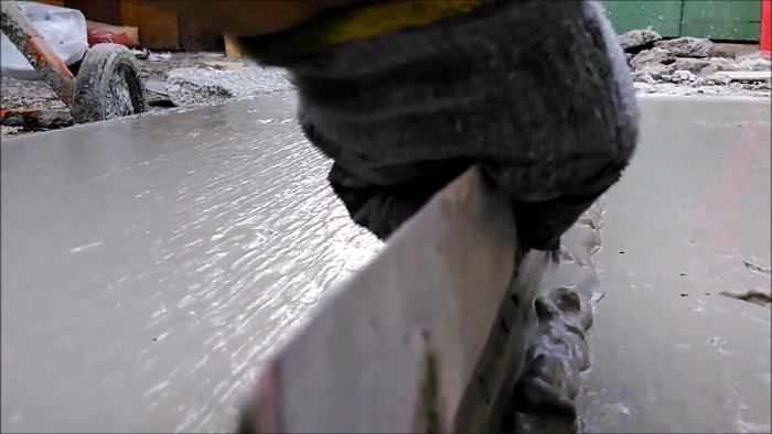 Как самому выполнить качественное бетонирование на долгие годы