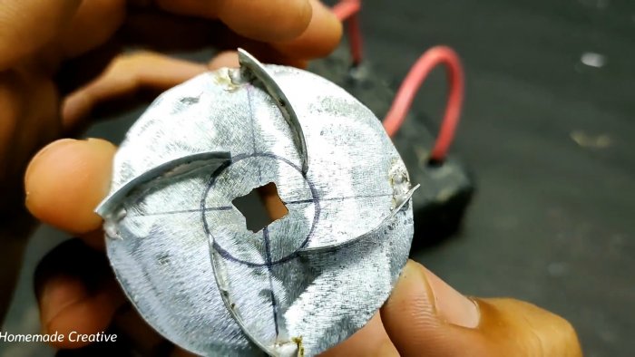 Мощная самодельная водяная помпа из старого блендера