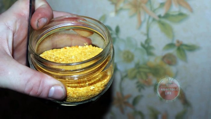 Как сделать удобрение от щепотки которого стебли ваших растений будут сильными и здоровыми
