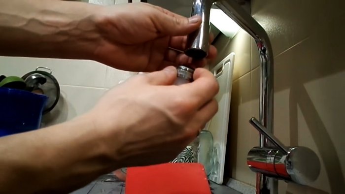 Как подключить шланг к смесителю