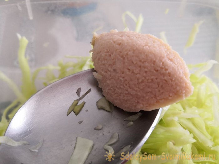 Салат из капусты и икры за 100 рублей вы будете готовить снова и снова