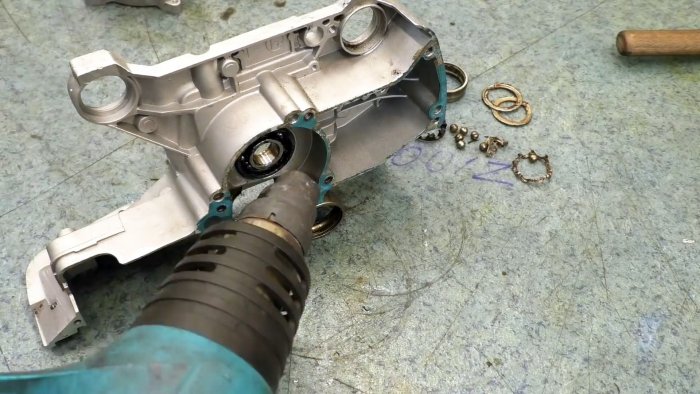 Как удалить обойму подшипника из корпуса