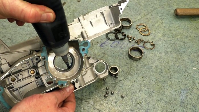 Как удалить обойму подшипника из корпуса