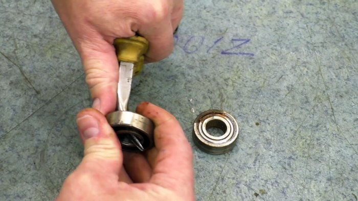 Как удалить обойму подшипника из корпуса