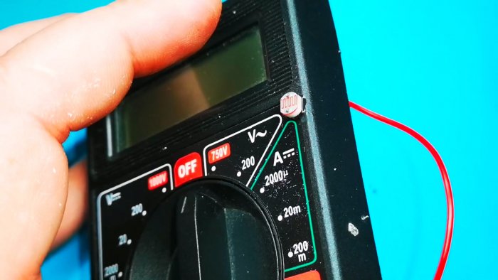 Как сделать автоматическое включение подсветки мультиметра