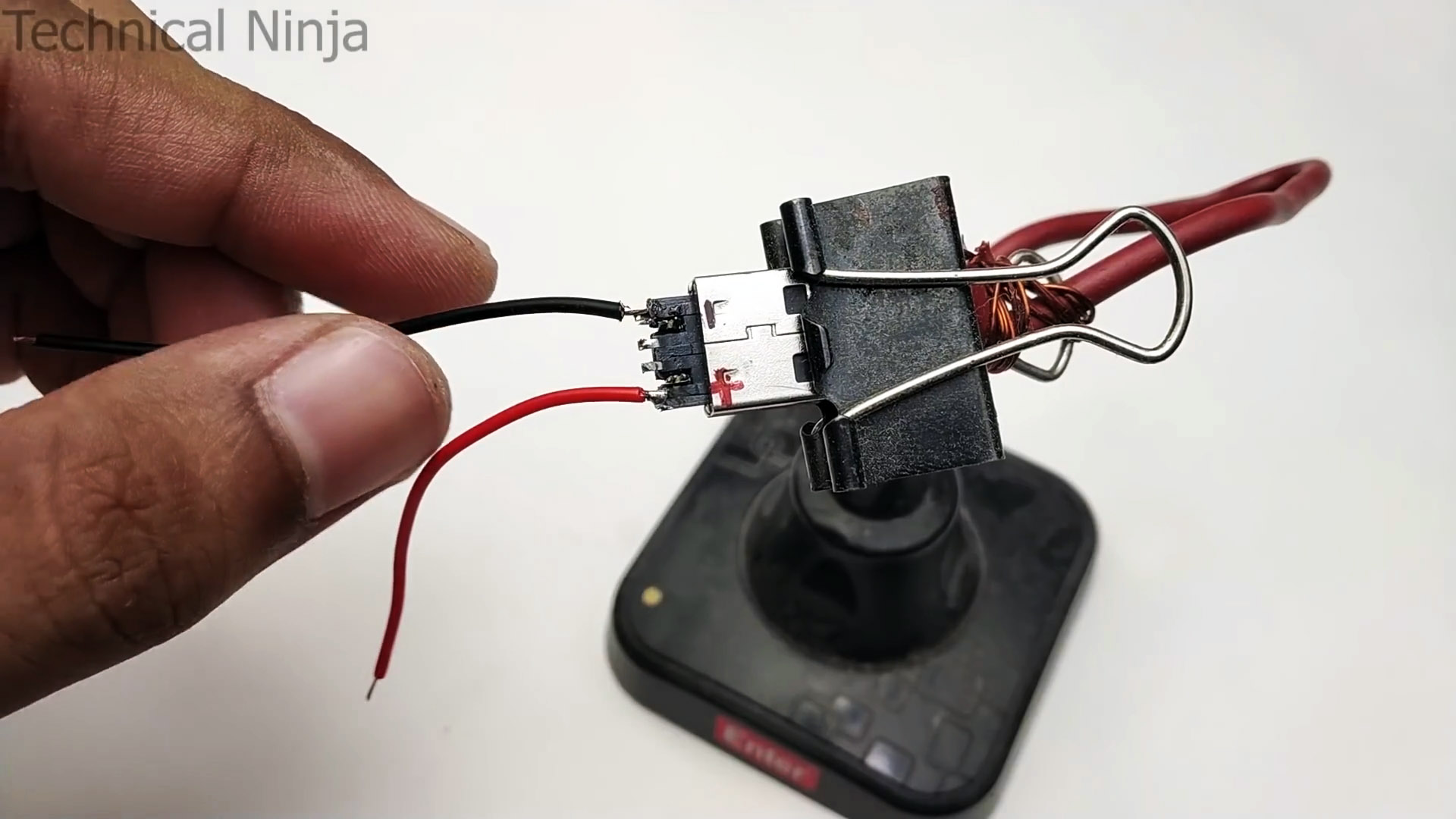 Как сделать USB зарядное устройство для Li-ion 18650 батареи