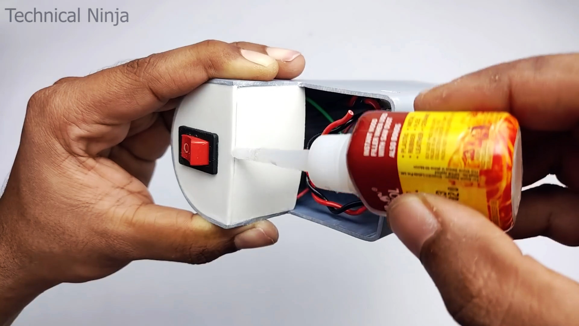 Как сделать аварийный аккумуляторный фонарь для любых ситуаций