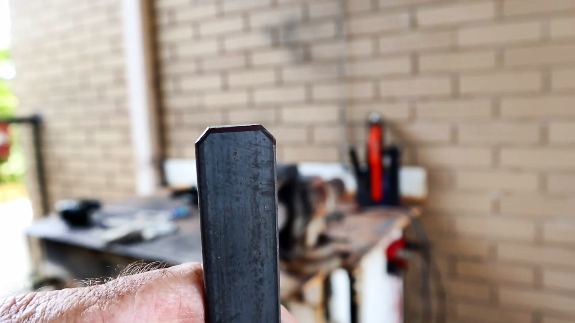 Как из стальных полос и куска арматуры сделать дверную ручку в стиле лофт