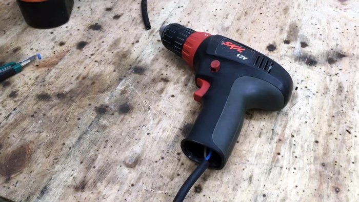 Как использовать шуруповерт с неработающим аккумулятором