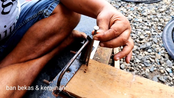 Как сделать садовый вазон из мотошин