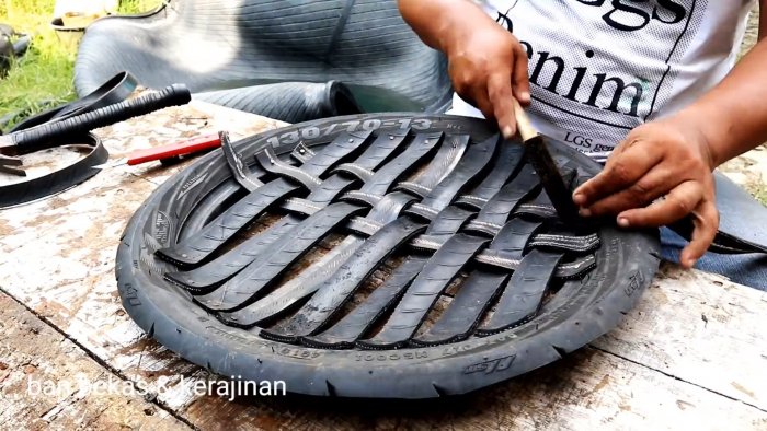 Как сделать садовый вазон из мотошин