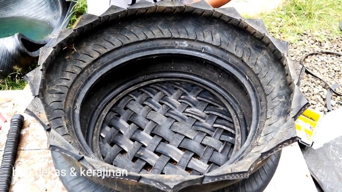 Как сделать садовый вазон из мотошин