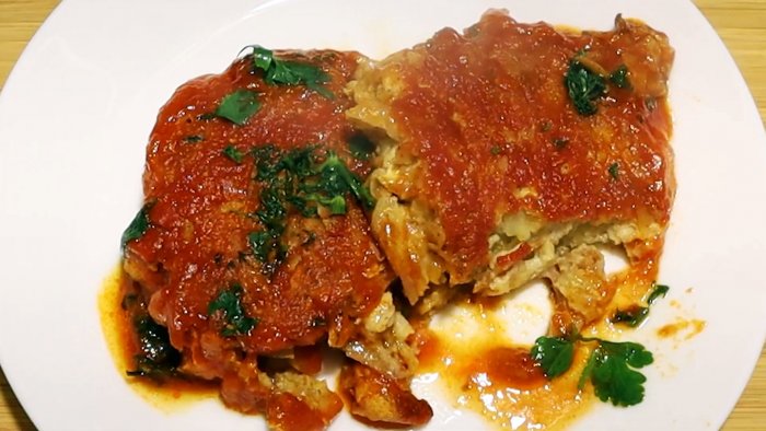 Грудка картошка и луковица  быстрый ужин на одной сковороде